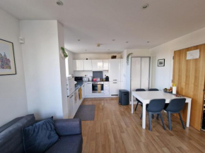 1 Bed Flat at Forest Hill Station